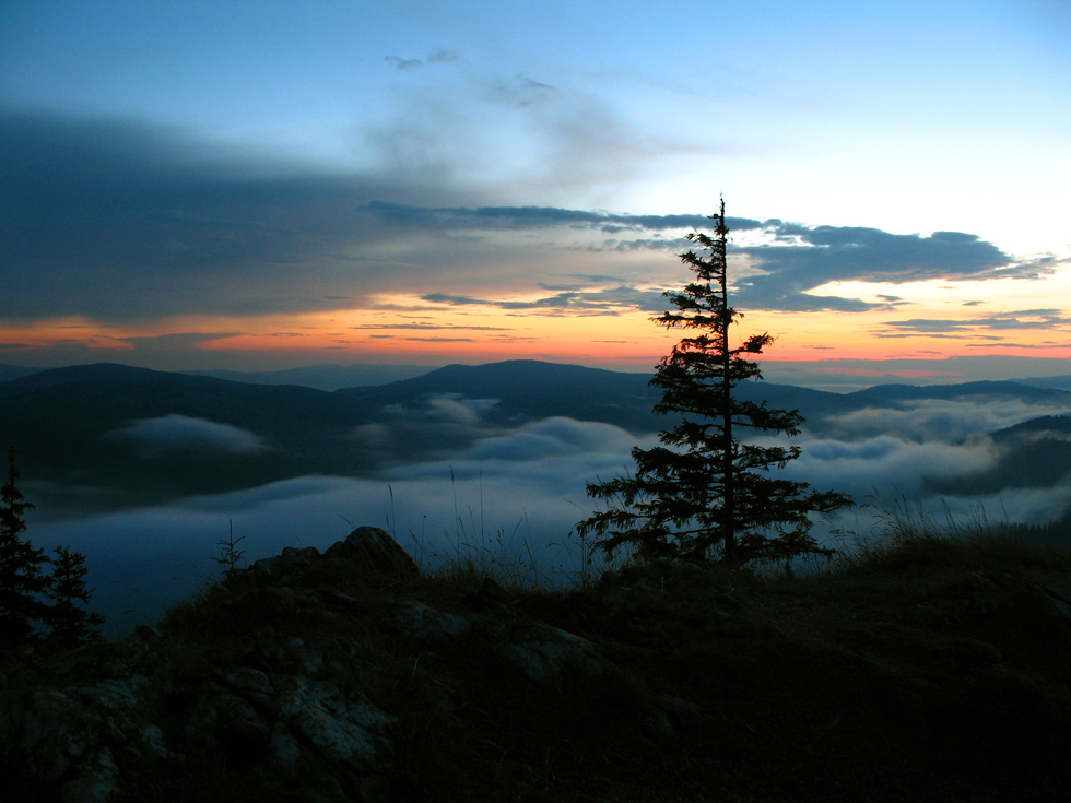 apus pe Piatra Singuratica / sunset