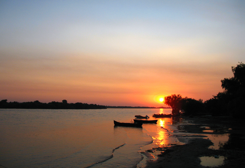 apus peste Dunare / sunset on the Danube