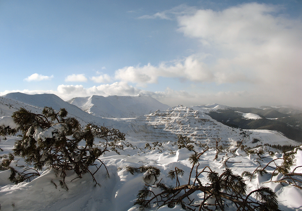 mina si Pietrosul / the mine and Pietrosul