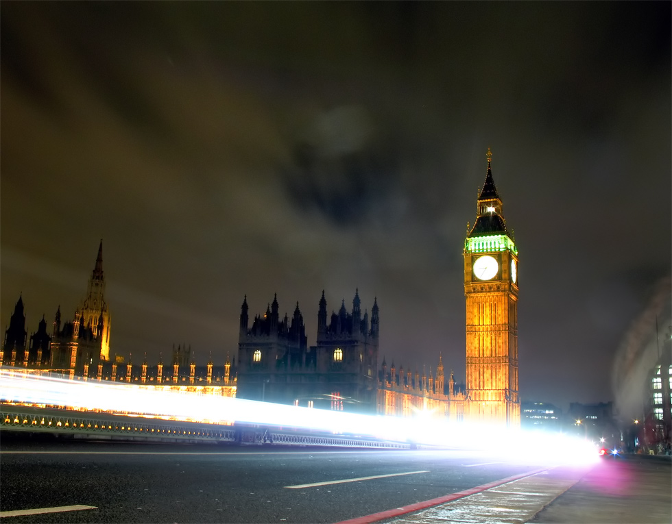 Big Ben si monstrul din ceruri / Big Ben and the monster from the sky