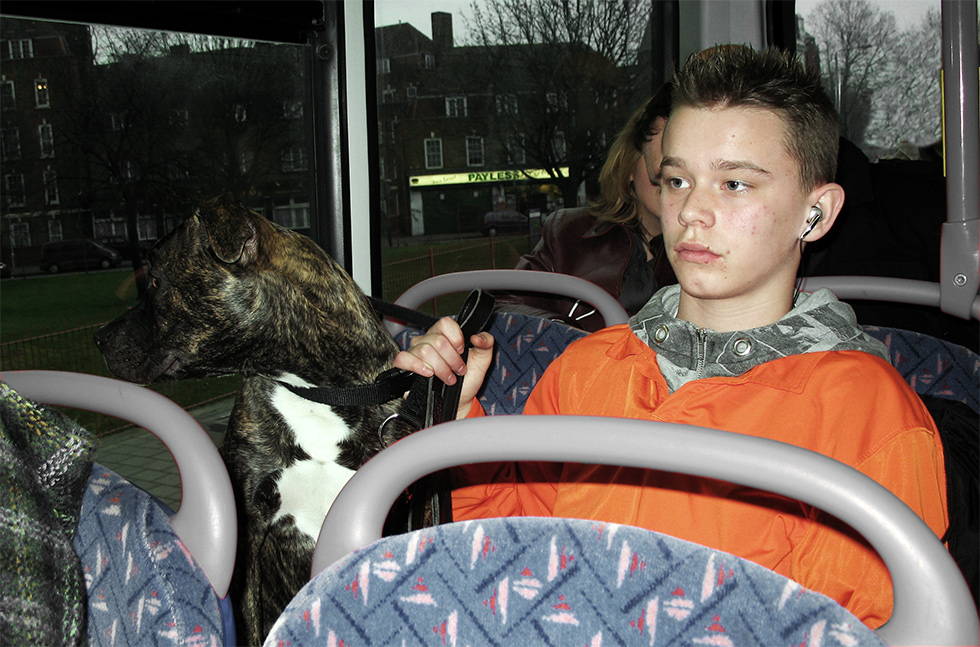 un baiat si cainele sau / a boy and his dog