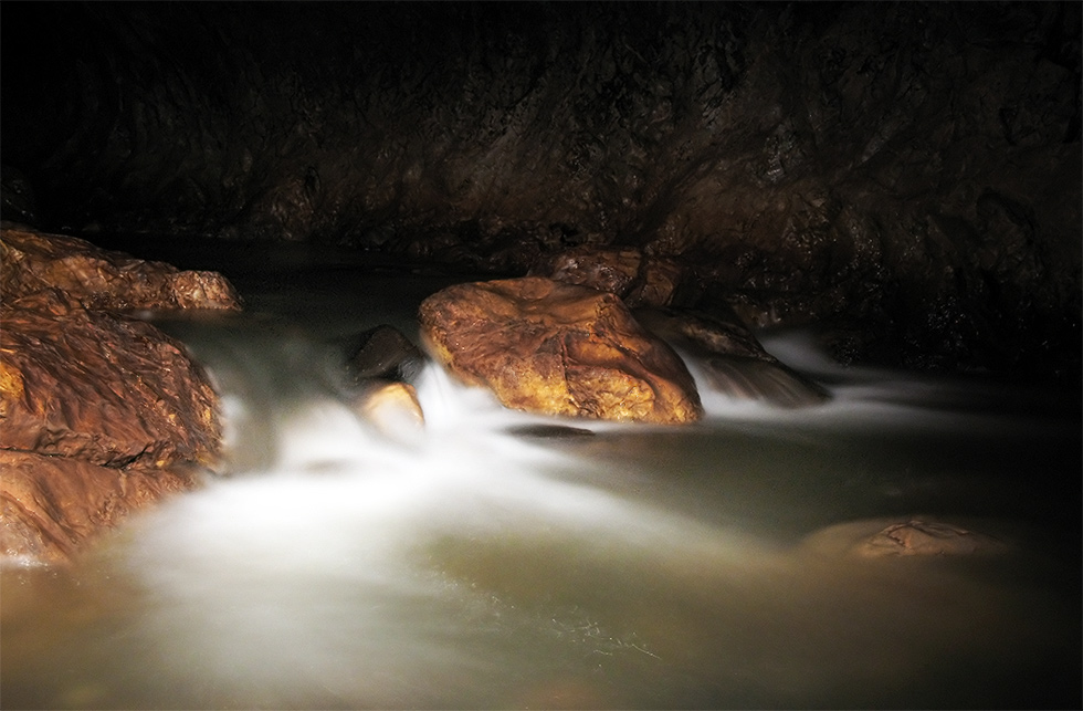 rau subteran / underground river