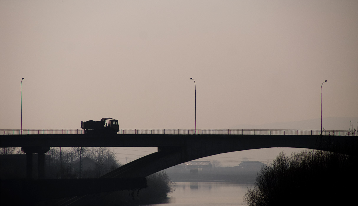 Boredom on the bridge