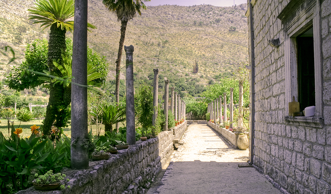 Roman Garden I