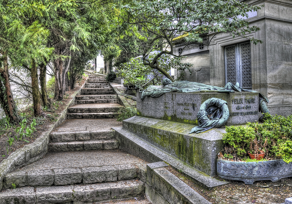 Pere Lachaise Cemetery